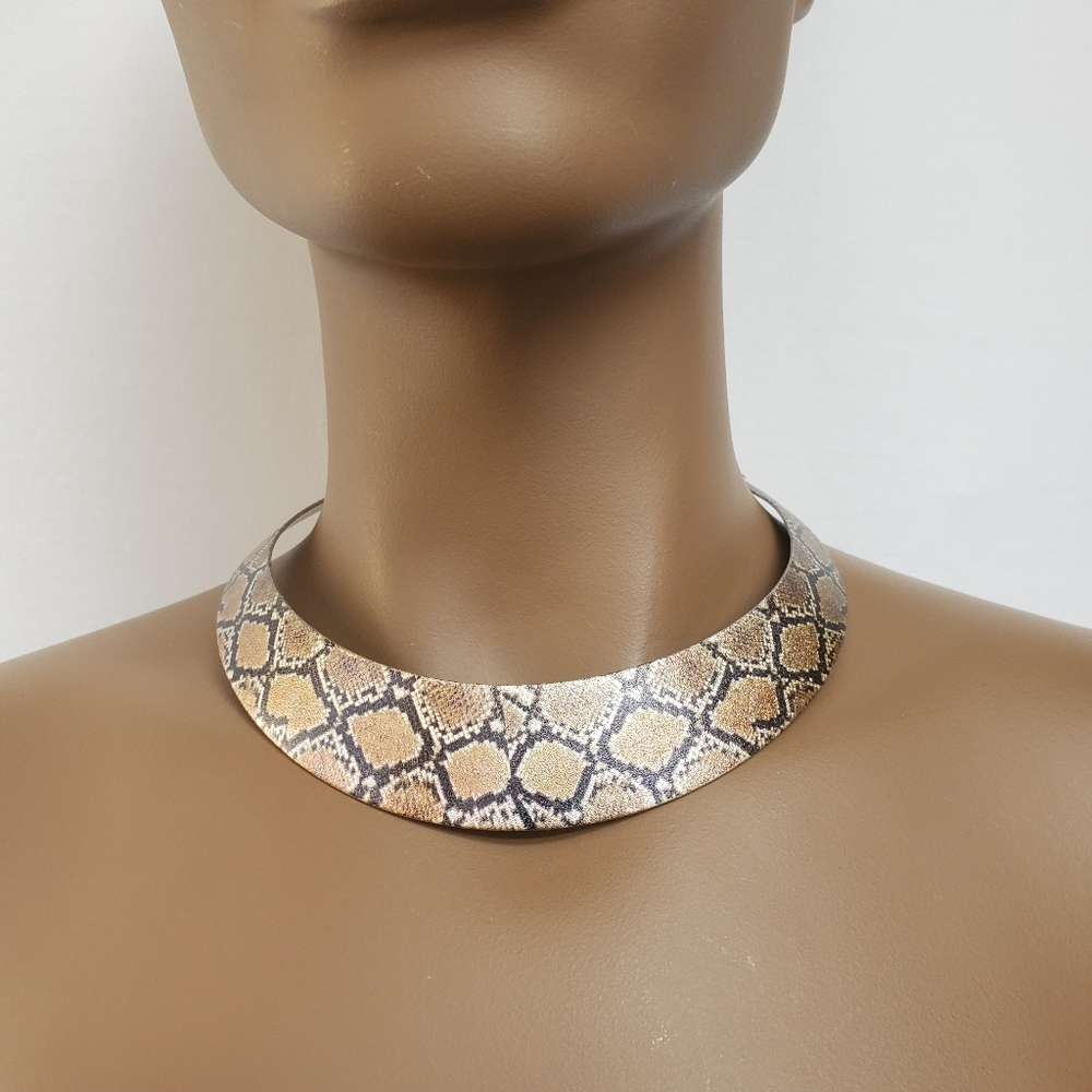 Snake skin collar - Picture 2 of 5